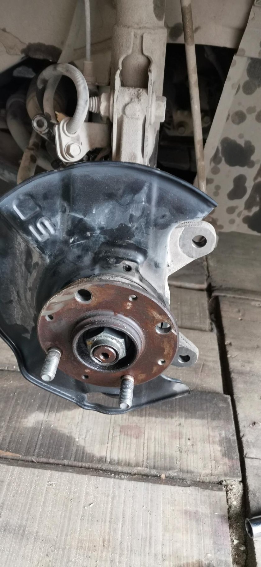 Шпилька передней ступицы Хонда Цивик 2007