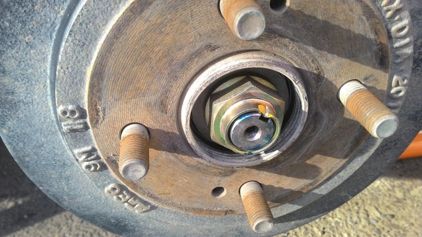 Ступицы Лансер 10 затяжка гайки ступицы