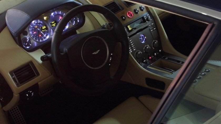 Aston Martin db9 салон