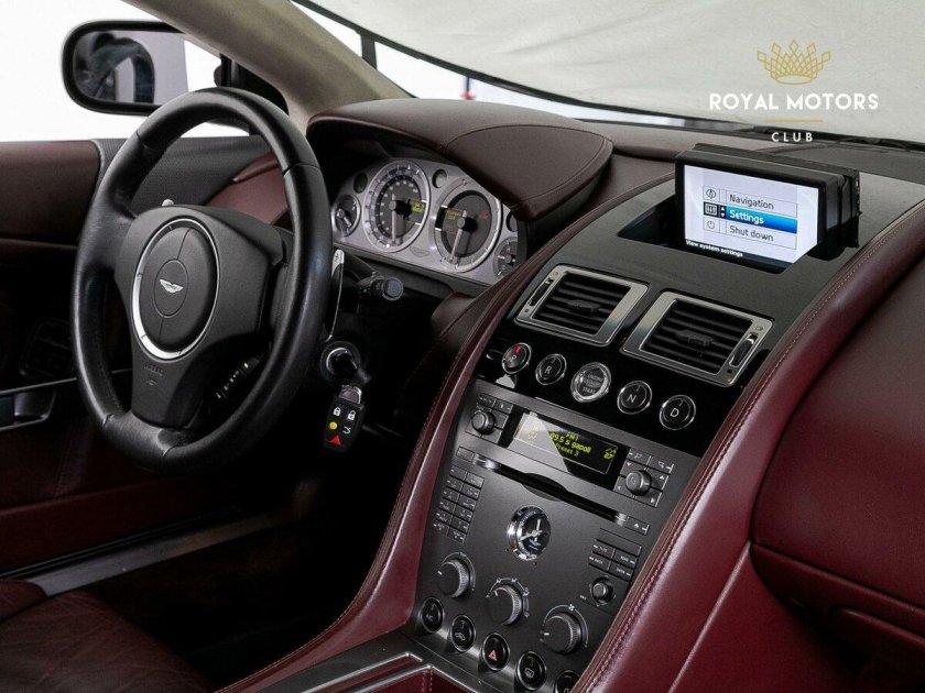 Aston Martin DBS салон