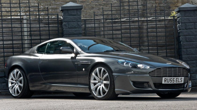 Aston Martin db9 2005