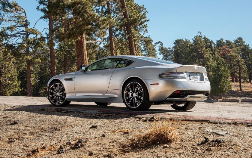 Астон Мартин дб9