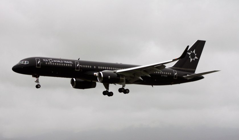 Черный Boeing-757-200bj