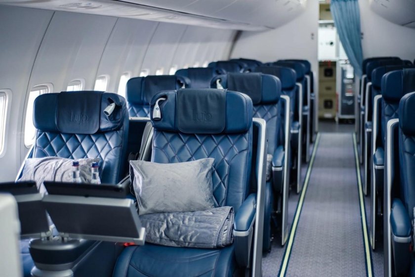 Boeing 757-200 Black Jet