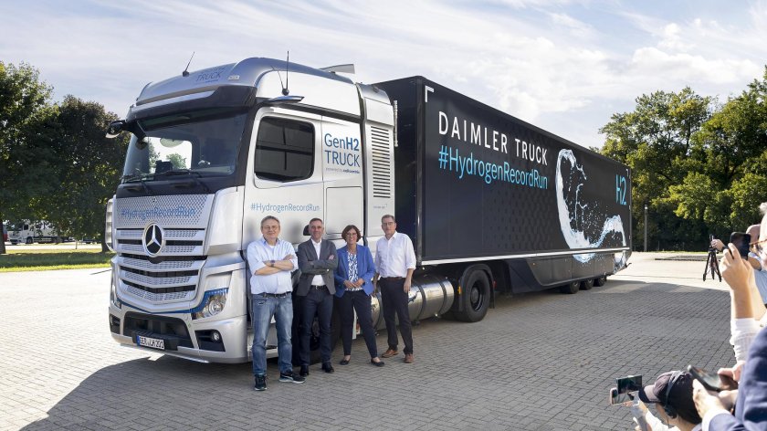 Водородный тягач Mercedes-Benz
