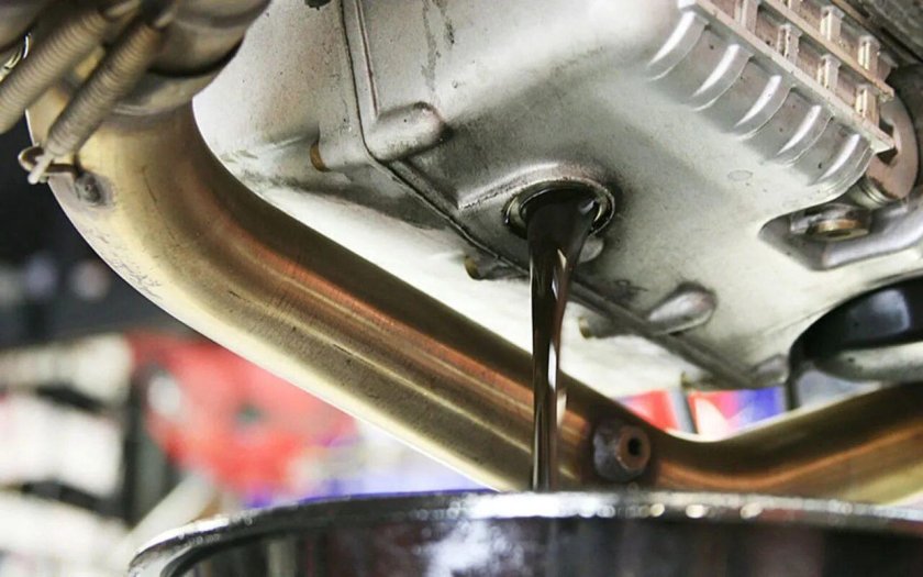 Слив моторного масла