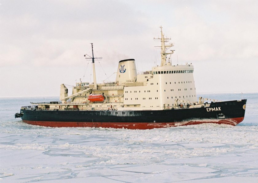 Ледокол Ермак Макаров