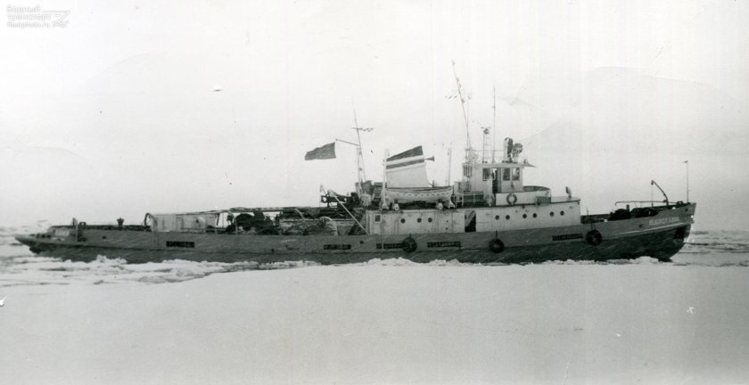 Речной буксир ледокол