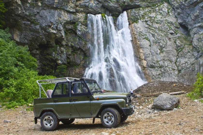 Гегский водопад джиппинг