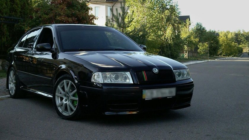 Skoda Octavia a4 черная