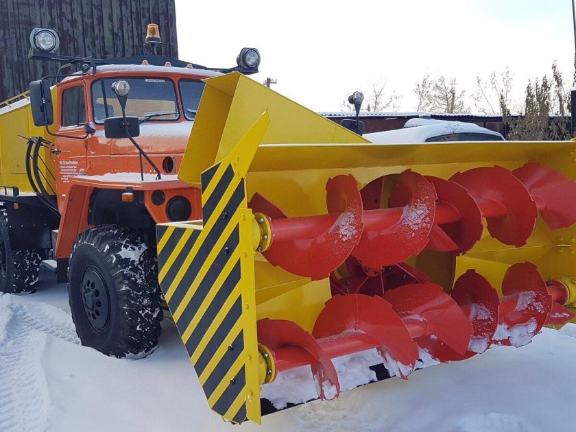 Урал 4320 снегоуборочный
