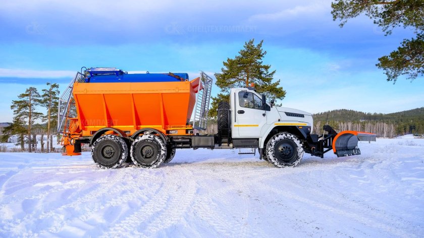 Урал 2023 машина