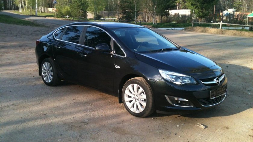 Opel Astra j 2013 седан