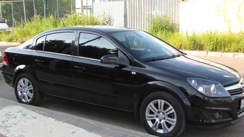 Опель Астра седан 2008 черный