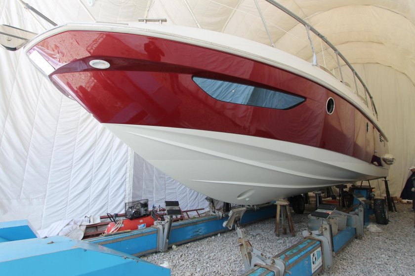 Стеклопластиковый корпус яхты