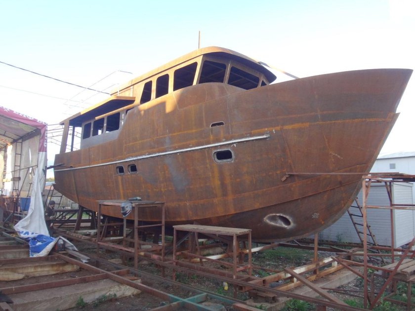 Моторная яхта Витязь траулерного типа проект ty-43