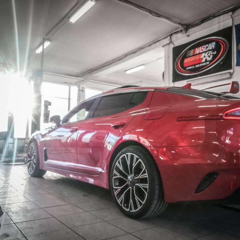 Kia Stinger 2.0 Turbo