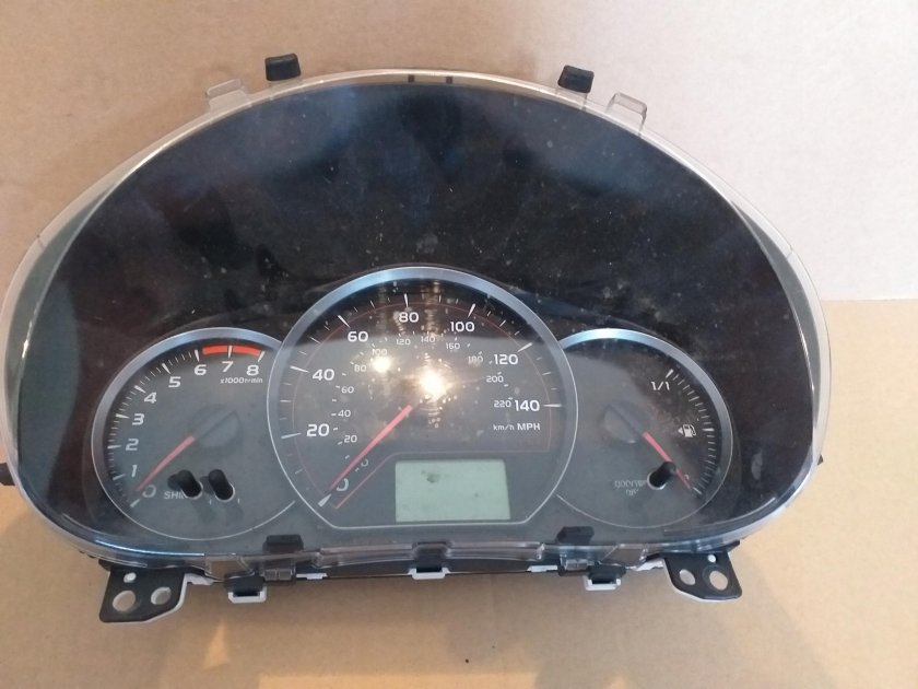 Тойота Ярис приборная панель