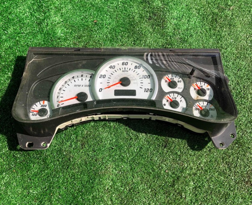 Хаммер h2 приборная панель