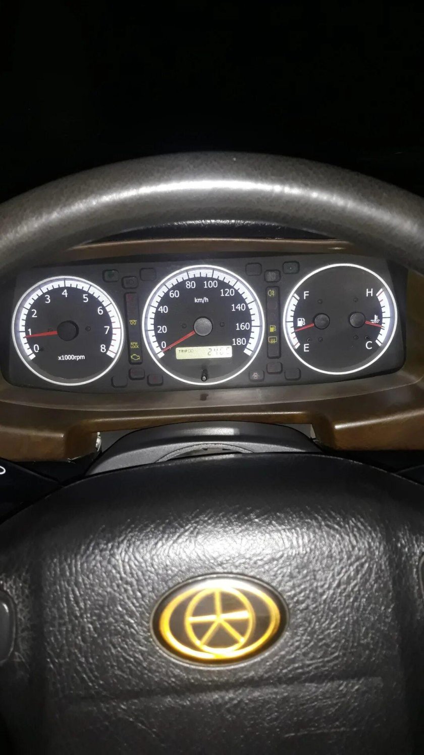 Щиток приборов Дервейс шаттл