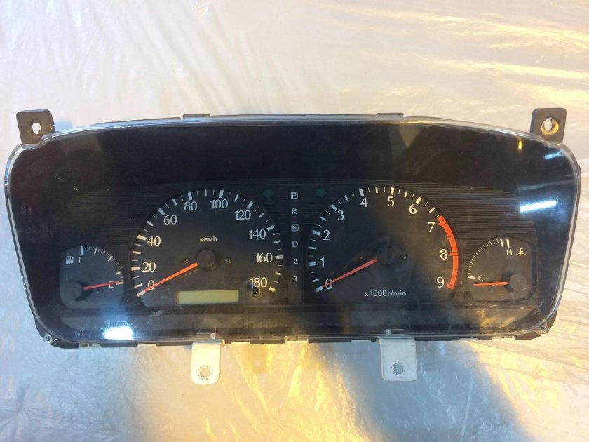 Nissan Laurel c35 приборная панель