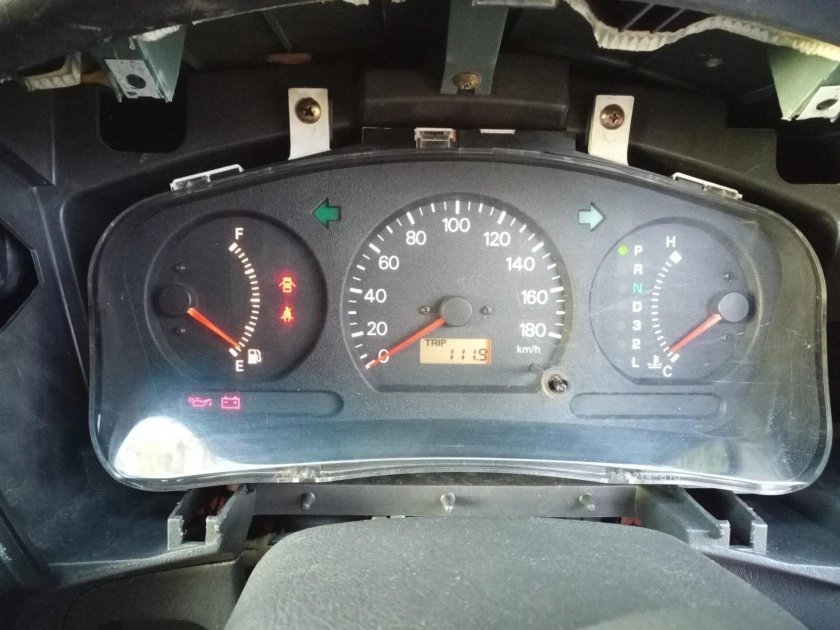 Панель приборов Митсубиси Мираж 5