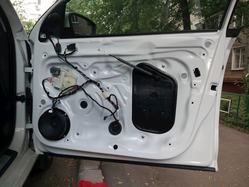 Дверь Шкода Рапид 2021