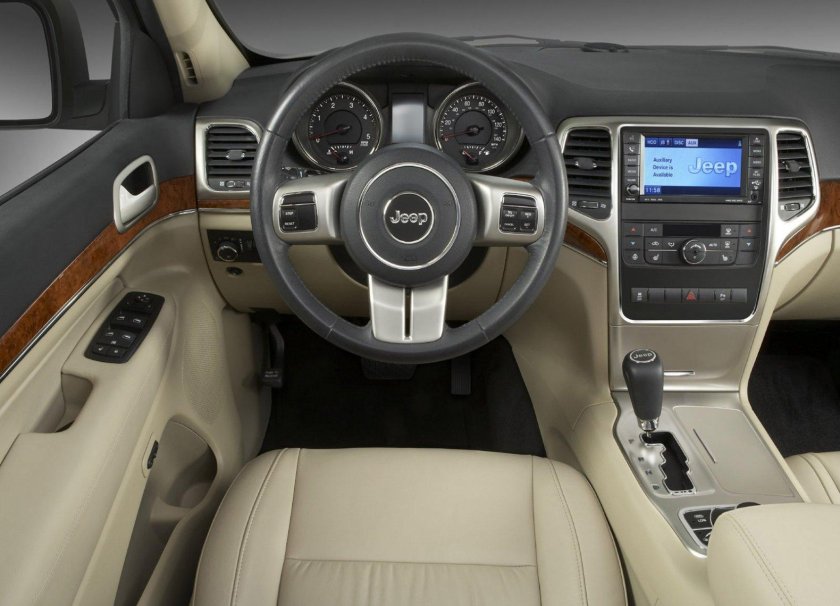Jeep Grand Cherokee 2011 салон