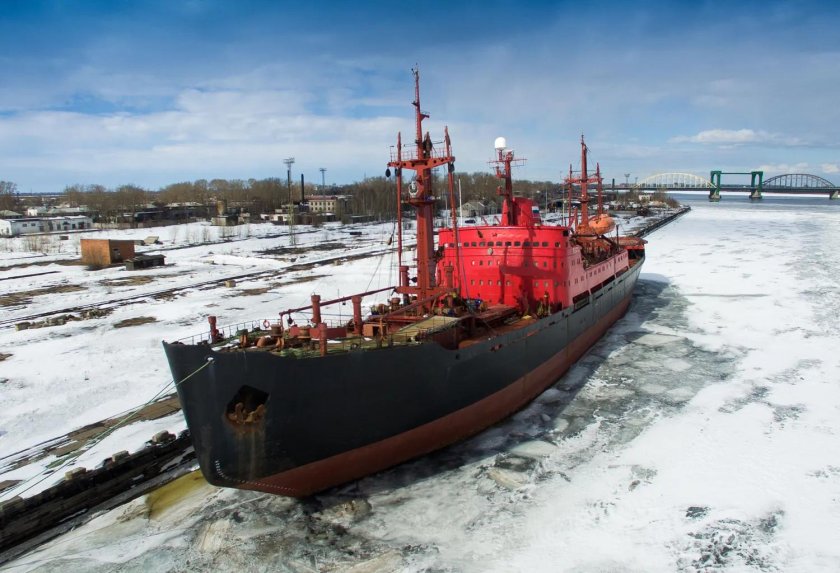 Ледокол Михаил сомов