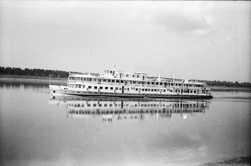 Теплоход Алябьев Омск