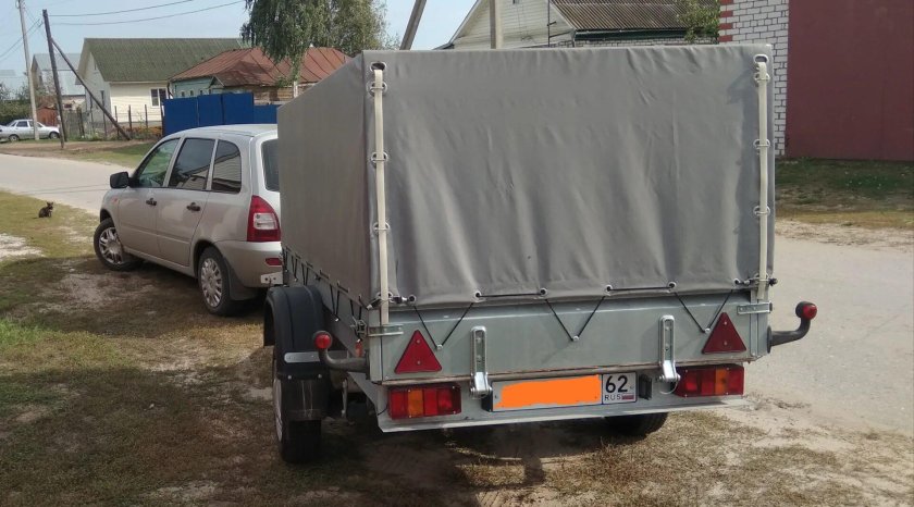 Прицеп трейлер вид сзади