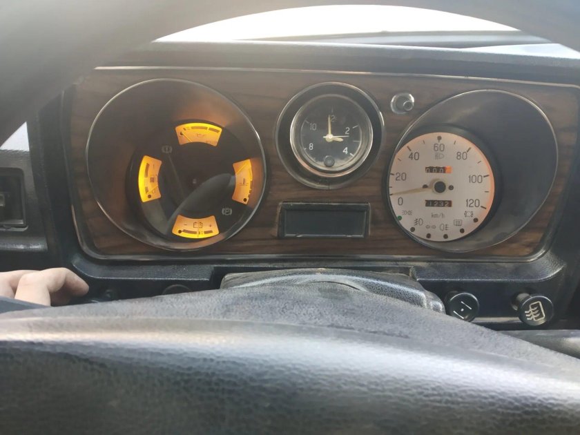 Как снимается спидометр на 31029