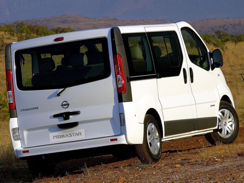 Ниссан Примастар 2006