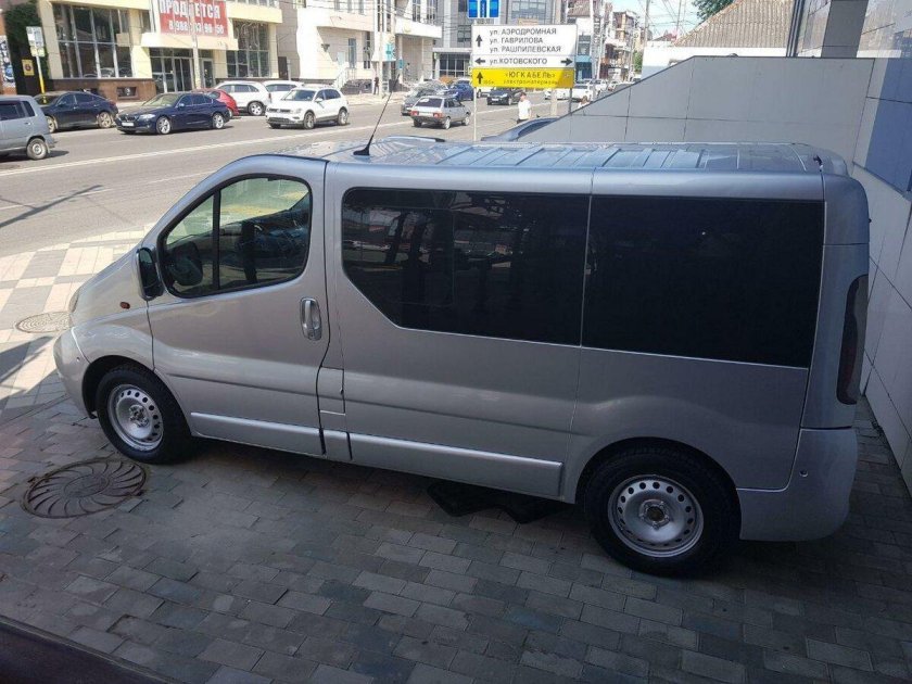 Микроавтобус Ниссан Примастар