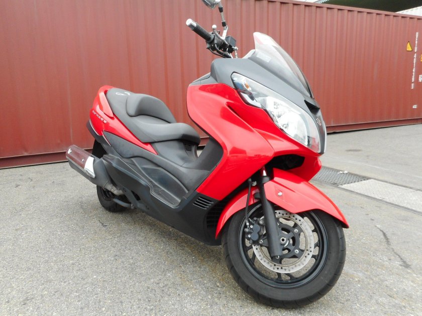 Макси скутер 250 кубов