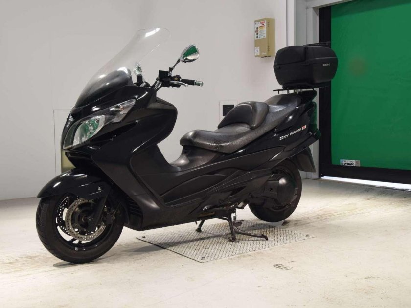 Suzuki Skywave 400 3