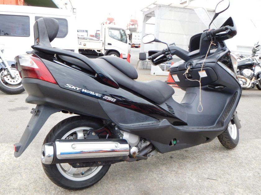 Скутер Suzuki Skywave 250