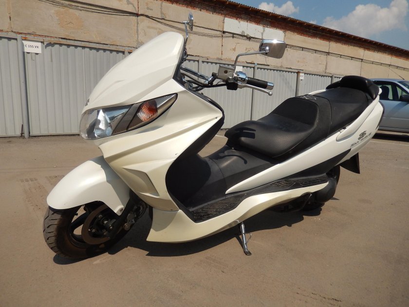 Скутер Suzuki Skywave 250
