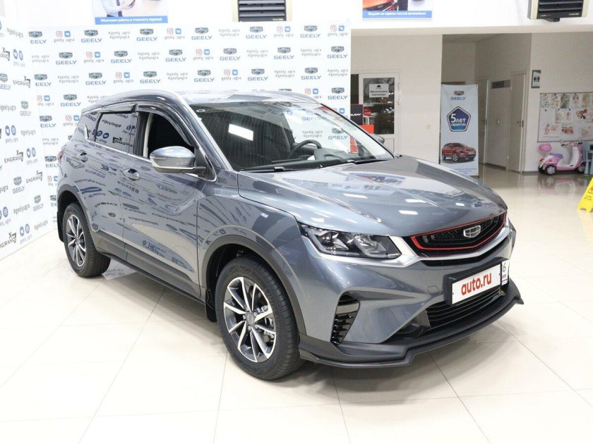 Geely Coolray серый