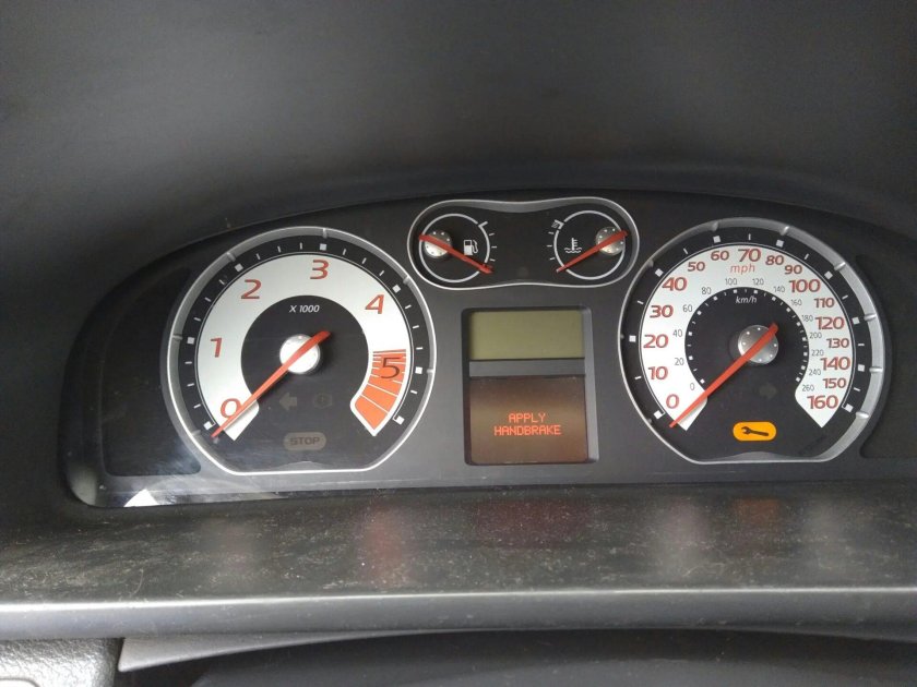 Щиток приборов Лагуна 2