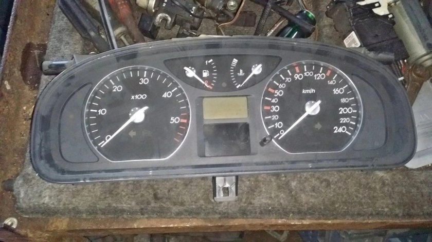 Панель Рено Лагуна 1