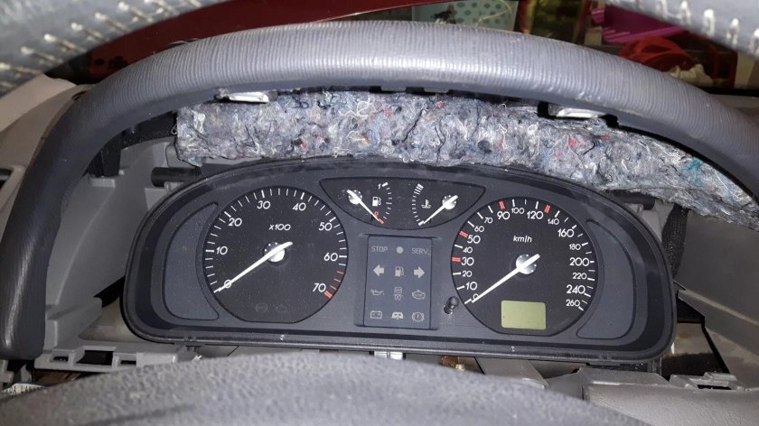 Панель Рено Лагуна 1