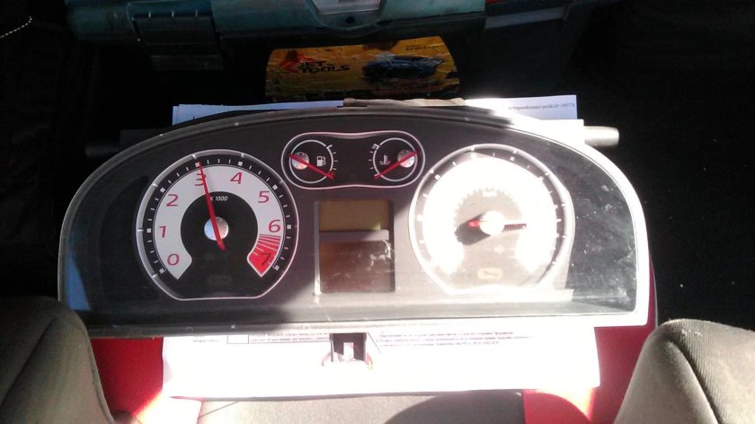 Щиток приборов Лагуна 2