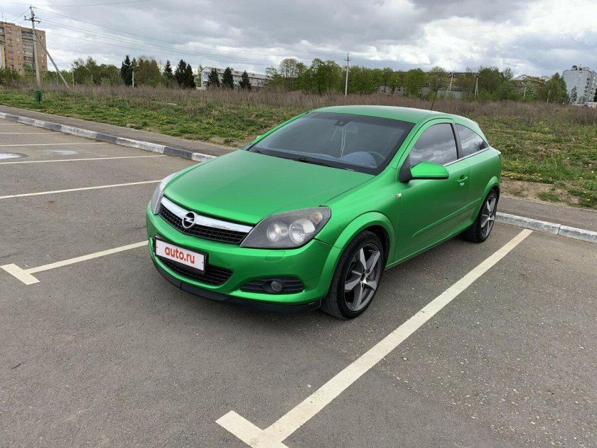 Опель Астра зеленый