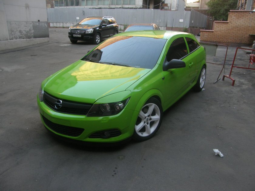 Opel Astra h зеленый