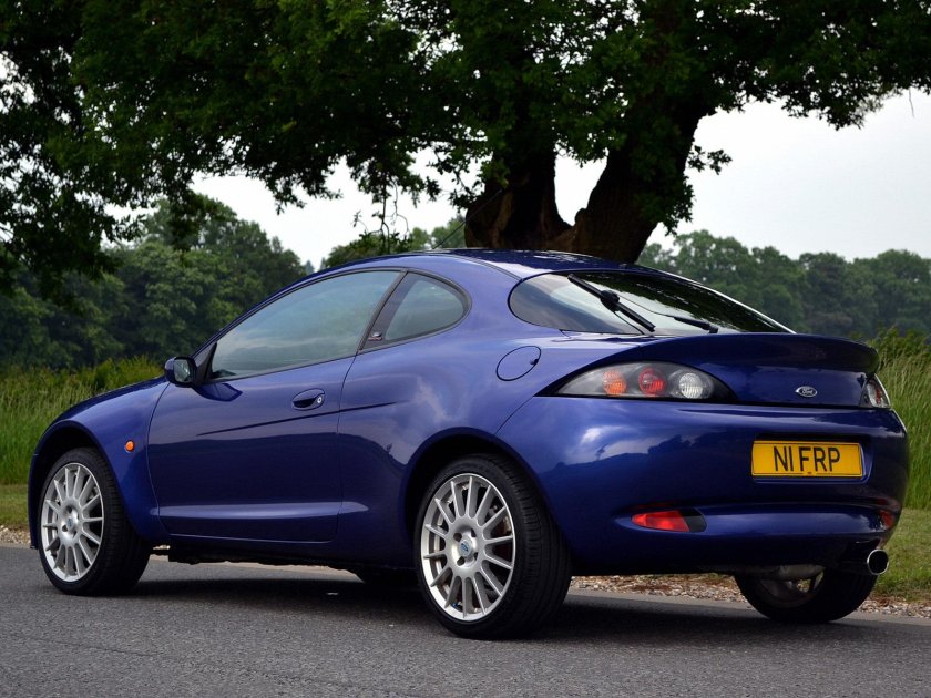 Ford Puma 2000