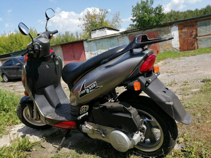 Скутер Forsage 50