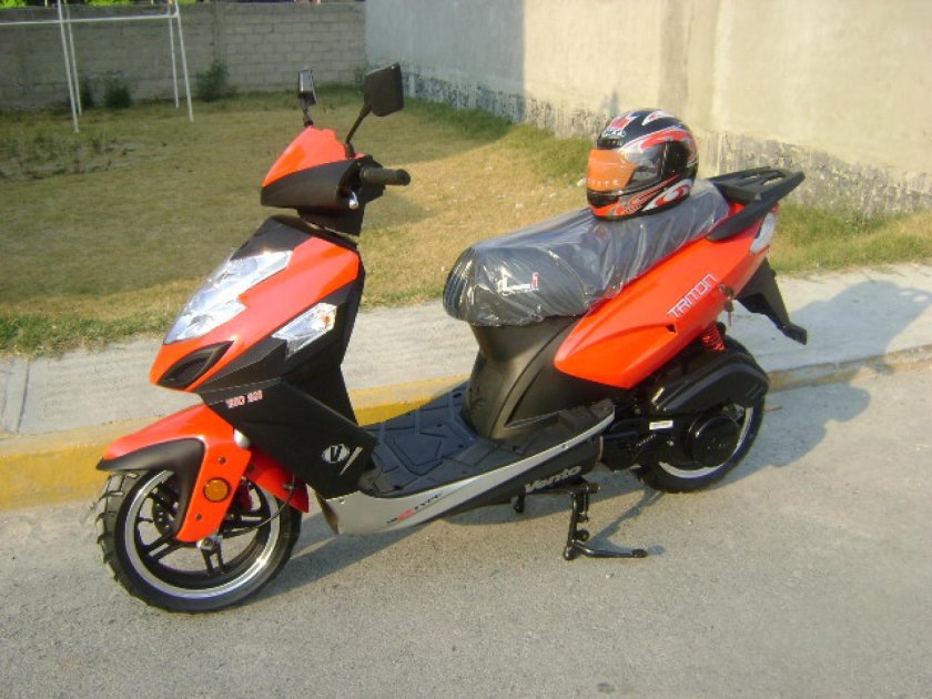 Скутер Венто Тритон р4