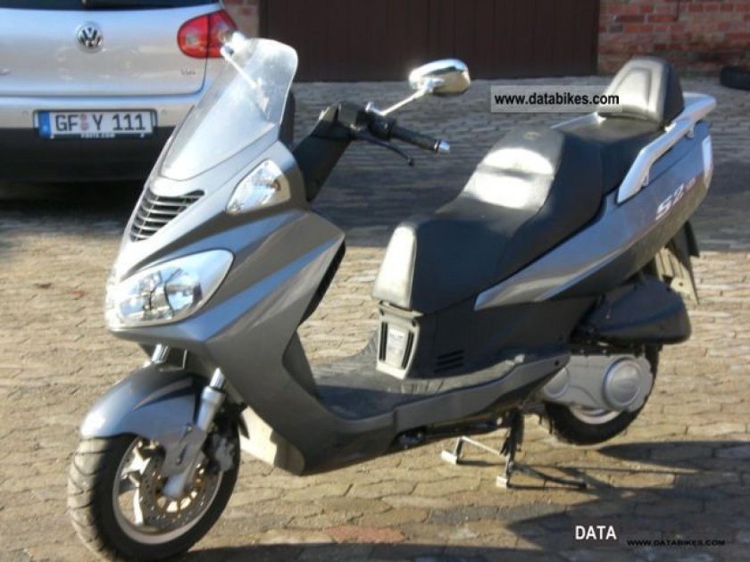 Скутер Daelim 2