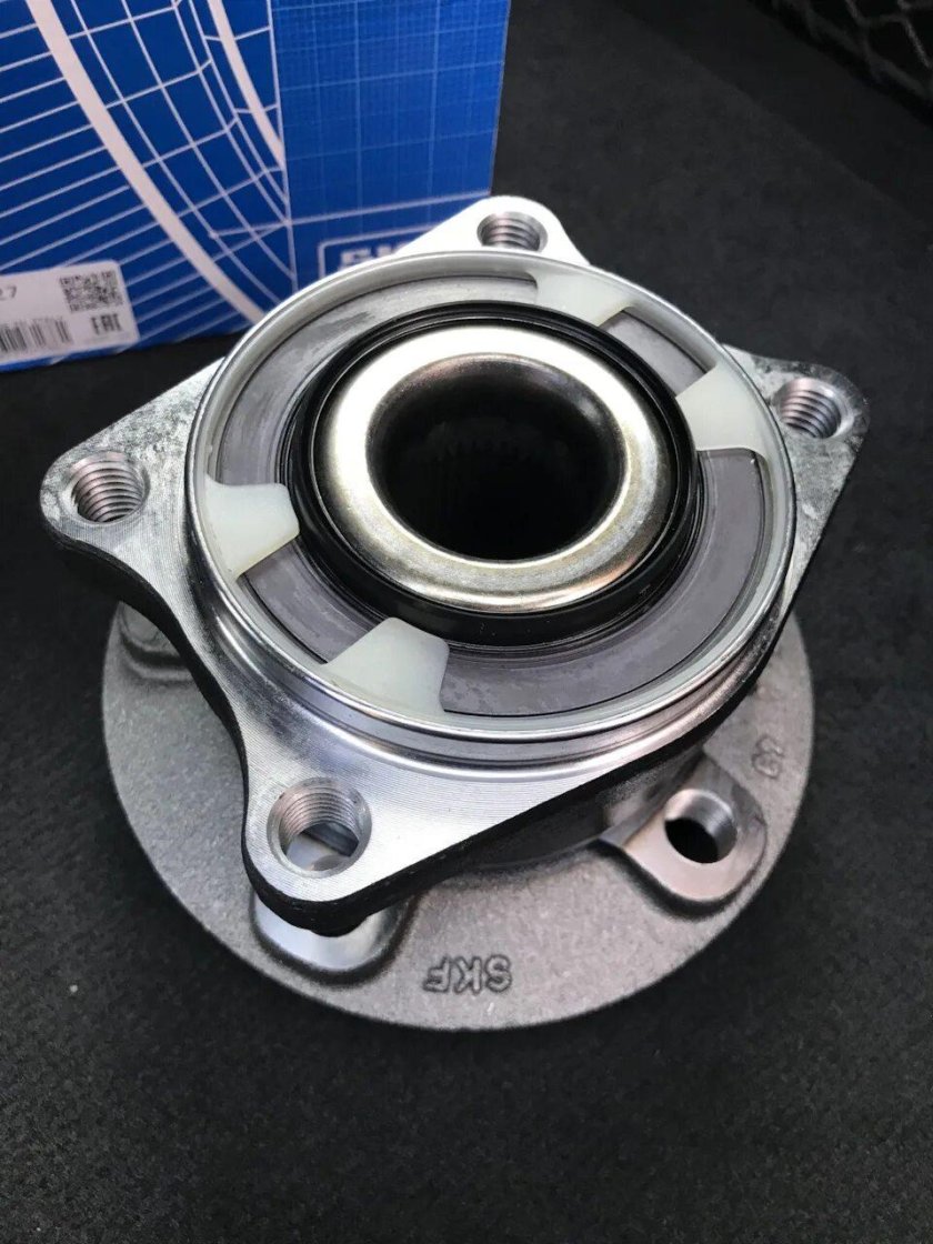 Ступичный подшипник Вольво s40 2008